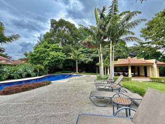 Se vende casa en Piedades Santa Ana 26-773