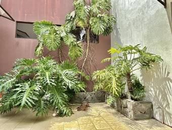Se vende casa en Piedades Santa Ana 26-773