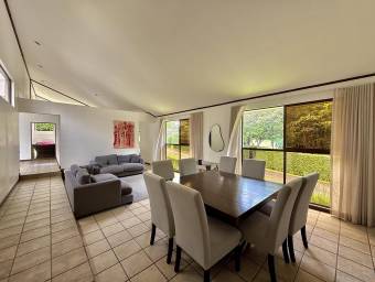Se vende casa en Piedades Santa Ana 26-773