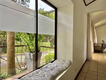 Se vende casa en Piedades Santa Ana 26-773