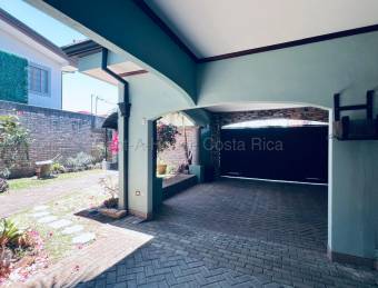 Se vende casa en Santo Domingo Heredia 26-1825
