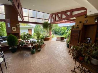 Se vende casa en San Rafael Escazú 25-678