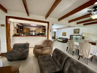Se vende casa en San Rafael Escazú 25-678