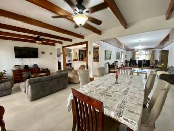 Se vende casa en San Rafael Escazú 25-678