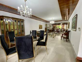 Se vende casa en San Rafael Escazú 25-678
