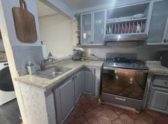VENTA DE CASA ESQUINERA EN URBANIZACIÓN LA TRINIDAD, ALAJUELA