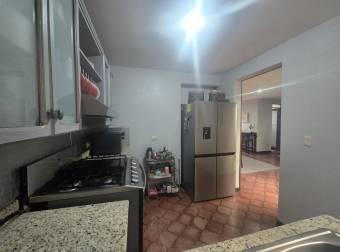 VENTA DE CASA ESQUINERA EN URBANIZACIÓN LA TRINIDAD, ALAJUELA