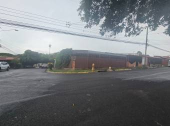 VENTA DE CASA ESQUINERA EN URBANIZACIÓN LA TRINIDAD, ALAJUELA