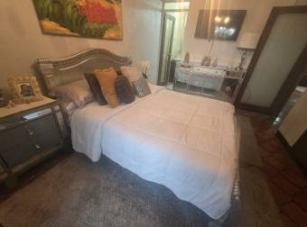 VENTA DE CASA ESQUINERA EN URBANIZACIÓN LA TRINIDAD, ALAJUELA