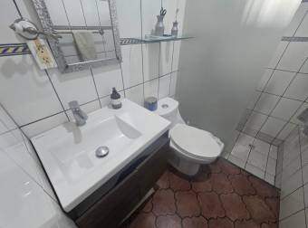 VENTA DE CASA ESQUINERA EN URBANIZACIÓN LA TRINIDAD, ALAJUELA