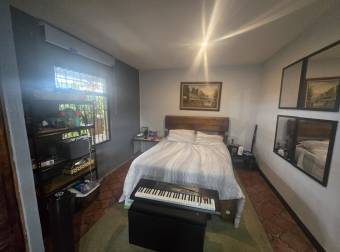 VENTA DE CASA ESQUINERA EN URBANIZACIÓN LA TRINIDAD, ALAJUELA
