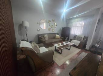 VENTA DE CASA ESQUINERA EN URBANIZACIÓN LA TRINIDAD, ALAJUELA