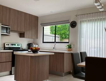 Venta de lindas casas a estrenar en San Rafael de Alajuela 26-1944