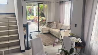 Venta de hermosa casa ubicada en Ciudad colon Mora 26-1164