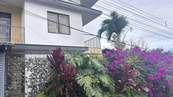 Venta de hermosa casa ubicada en Ciudad colon Mora 26-1164
