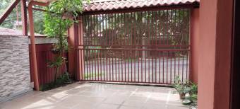 Venta de casa con 2 apartamentos independientes generando 26-1288