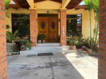 Venta de propiedad mas casa ideal para desarrollo en Sta Ana 26-388
