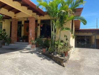 Venta de propiedad mas casa ideal para desarrollo en Sta Ana 26-388