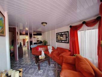 Venta de Casa en Jimenez-Pejibaye, Cartago.