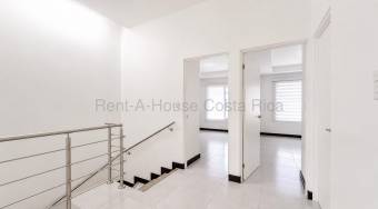 Se vende casa en Montes de Oca San José 26-2046