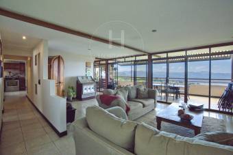 Casa en venta en San Ramón de Tres Ríos con vistas panorámicas y amplio terreno nja1329