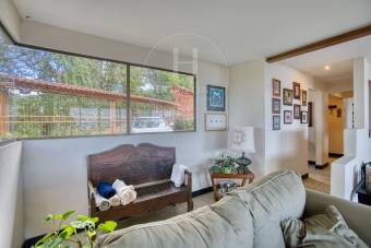 Casa en venta en San Ramón de Tres Ríos con vistas panorámicas y amplio terreno nja1329