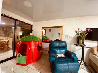 Venta de Casa APTO en San Rafael de Montes de Oca. RAH 26-1715 Venta de Casa APTO en San Rafael de Montes de Oca. RAH 26-1715