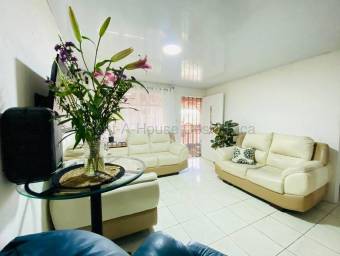 Venta de Casa APTO en San Rafael de Montes de Oca. RAH 26-1715 Venta de Casa APTO en San Rafael de Montes de Oca. RAH 26-1715