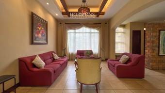 Casa en Condominio Hacienda Gregal Curridabat de 4 Habitaciones  nja1130