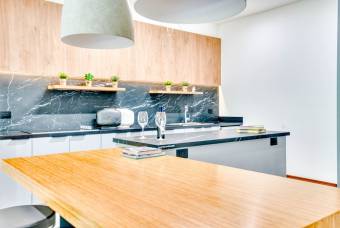 Apartamento de Lujo a Estrenar Condominio Roble Sabana, Santa Ana nja1324