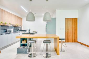 Apartamento de Lujo a Estrenar Condominio Roble Sabana, Santa Ana nja1324