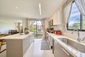 Casa en Venta en Condominio La Estefana con Jardín y Vistas a la Naturaleza 4 Habitaciones
