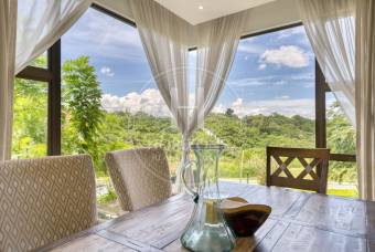 Casa en Venta en Condominio La Estefana con Jardín y Vistas a la Naturaleza 4 Habitaciones