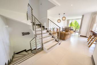 Casa en Venta en Condominio La Estefana con Jardín y Vistas a la Naturaleza 4 Habitaciones