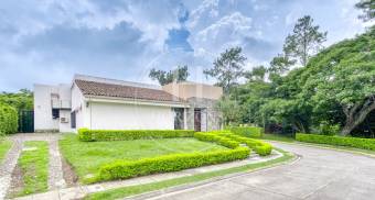 Casa de Una Planta en Condominio Bosque Dorado Santa Ana 4 Habitaciones noj1151dm