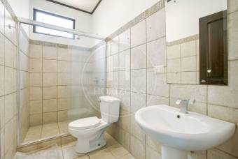 Casa de Una Planta en Condominio Bosque Dorado Santa Ana 4 Habitaciones noj1151dm