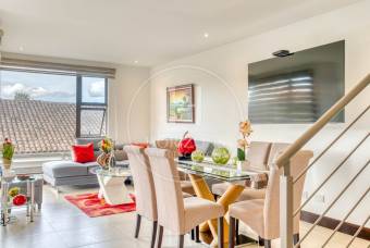 Casa en Venta en Condominio La Estefana con Jardín Privado y 4 Parqueos noj1104