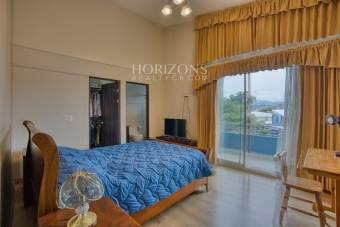 En Venta Moderna Casa en Condominio Mirasol Sabanilla a 1.4 KM de UCR Amplias Zonas Verdes
