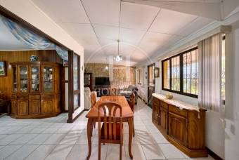 Se Vende Amplia Casa Independiente de Un Nivel en Rohrmoser 4 Habitaciones y Patio noj1249