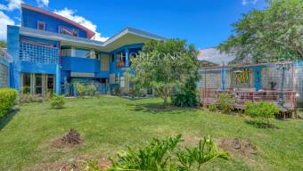 Se Vende Casa con Amplio Jardin en Residencial Sierras de La Union Vista a las Montañas nj