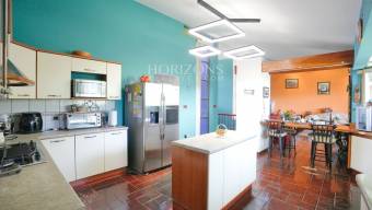 Se Vende Casa con Amplio Jardin en Residencial Sierras de La Union Vista a las Montañas nj