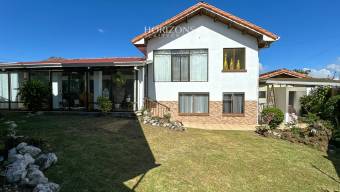 AMPLIA CASA EN VENTA! CON USO DE SUELO MIXTO EN RESIDENCIAL GONZALEZ ÁNGULO EN ORIENTAL CA, $ 775,000, 5, Cartago