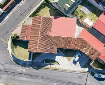 AMPLIA CASA EN VENTA! CON USO DE SUELO MIXTO EN RESIDENCIAL GONZALEZ ÁNGULO EN ORIENTAL CA, $ 775,000, 5, Cartago