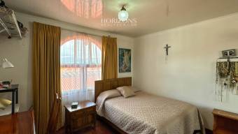 AMPLIA CASA EN VENTA! CON USO DE SUELO MIXTO EN RESIDENCIAL GONZALEZ ÁNGULO EN ORIENTAL CA, $ 775,000, 5, Cartago