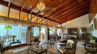 AMPLIA CASA EN VENTA! CON USO DE SUELO MIXTO EN RESIDENCIAL GONZALEZ ÁNGULO EN ORIENTAL CA, $ 775,000, 5, Cartago
