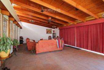 PROPIEDAD COMERCIAL CON CASA FRENTE A CARRETERA NACIONAL PRIMARIA 10 OREAMUNO CARTAGO NJC0, $ 1,100,000, 4.5, Cartago, Oreamuno