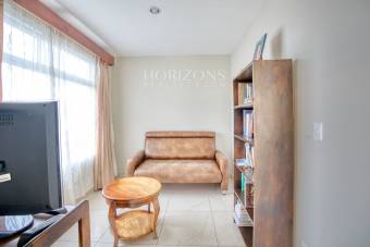En Venta Moderna Casa en Condominio Mirasol Sabanilla a 1.4 KM de UCR Amplias Zonas Verdes