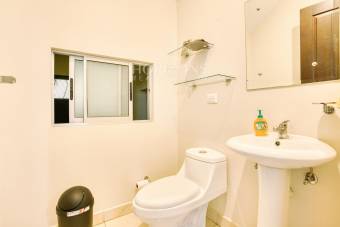 En Venta Moderna Casa en Condominio Mirasol Sabanilla a 1.4 KM de UCR Amplias Zonas Verdes
