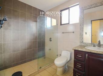 Se vende Casa con patio Condominio Valle Alto 3 Habitaciones Vista a las Montañas nja1302