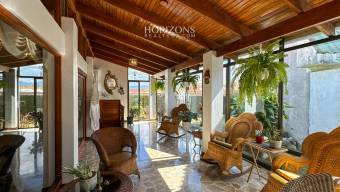 AMPLIA CASA EN VENTA! CON USO DE SUELO MIXTO EN RESIDENCIAL GONZALEZ ÁNGULO EN ORIENTAL CA, $ 775,000, 5, Cartago